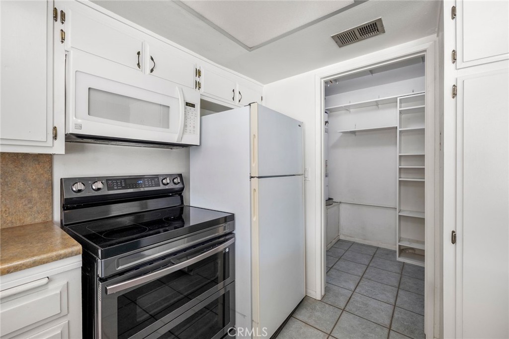 3065 Harrison Street