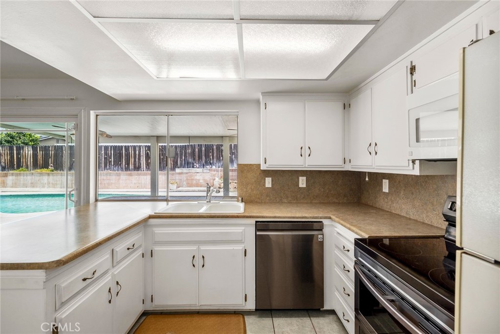 3065 Harrison Street