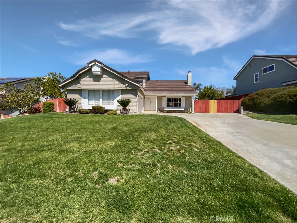 22914 De Berry Street