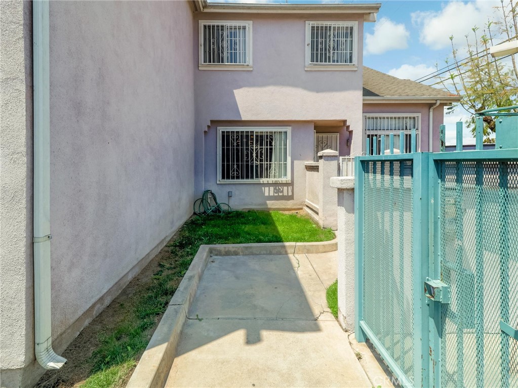 820 W Compton Boulevard 5