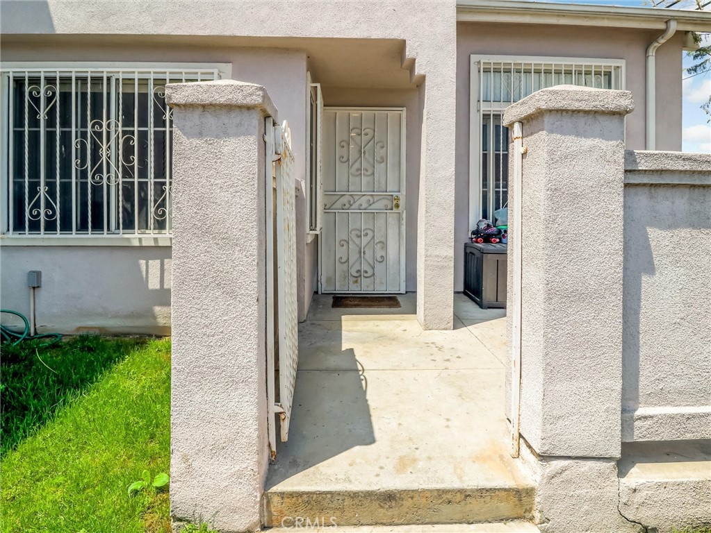 820 W Compton Boulevard 5