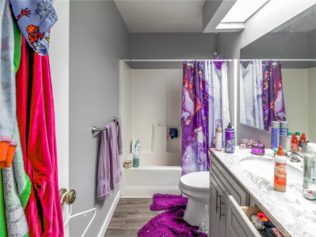 820 W Compton Boulevard 5