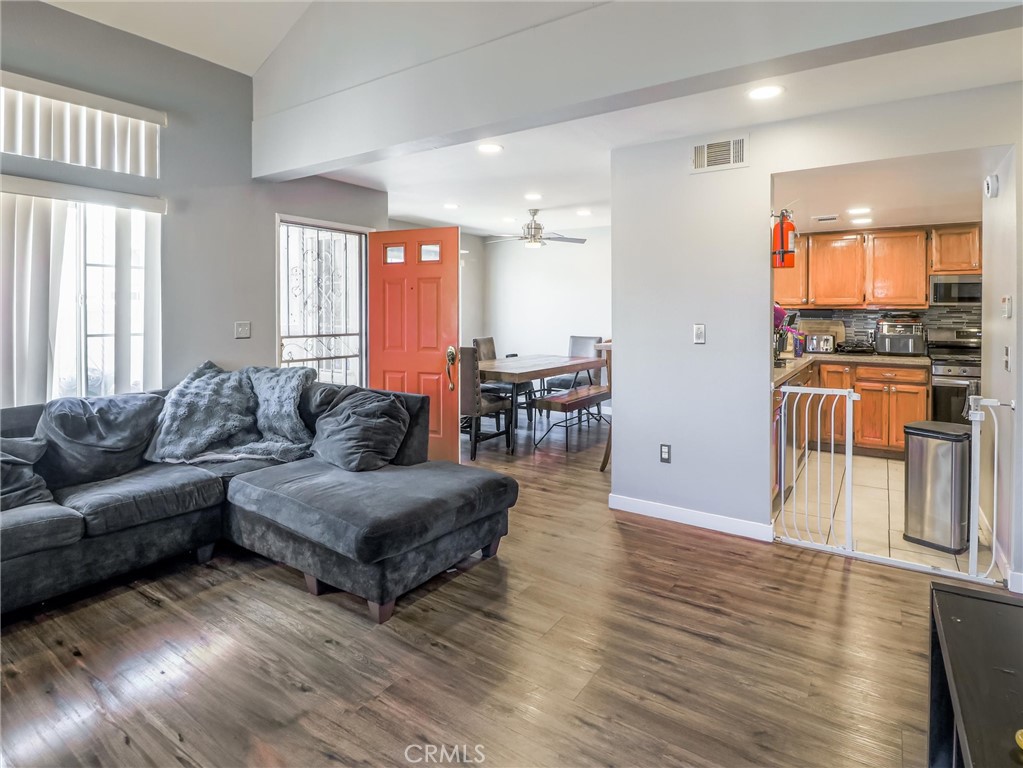 820 W Compton Boulevard 5