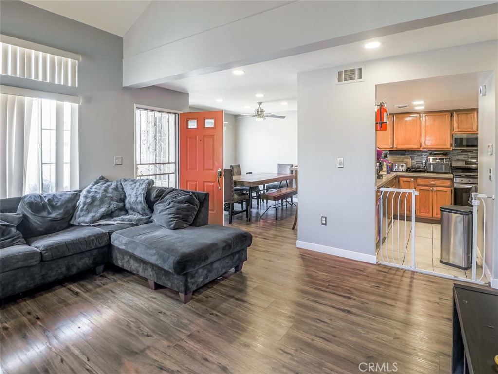 820 W Compton Boulevard 5