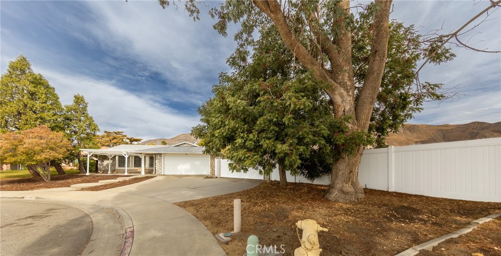 215 Yellowstone Court