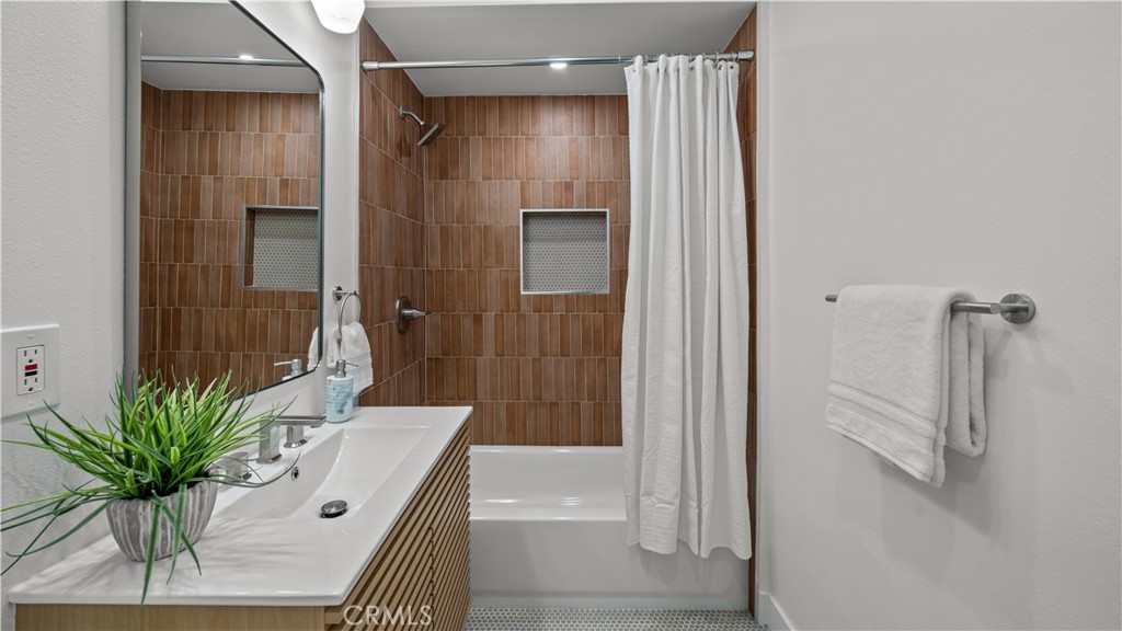 5544 Blackwelder Street