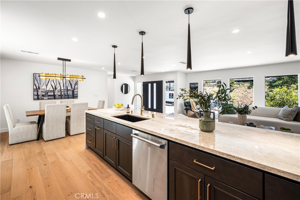 2321 Coldwater Canyon Drive