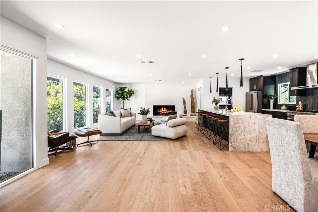 2321 Coldwater Canyon Drive