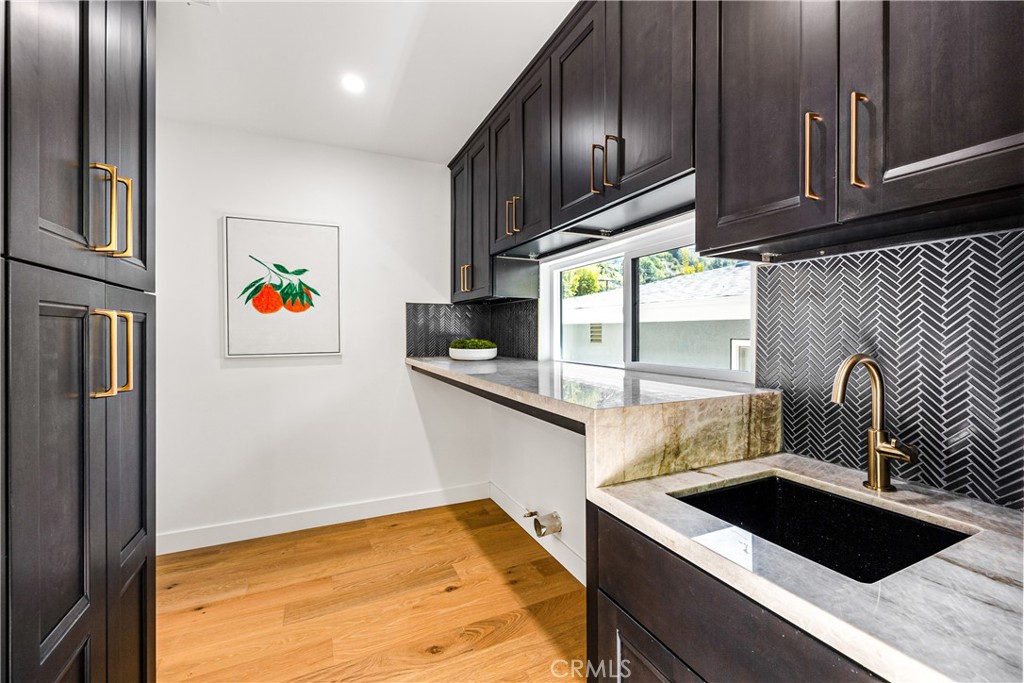 2321 Coldwater Canyon Drive