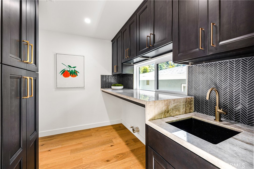 2321 Coldwater Canyon Drive