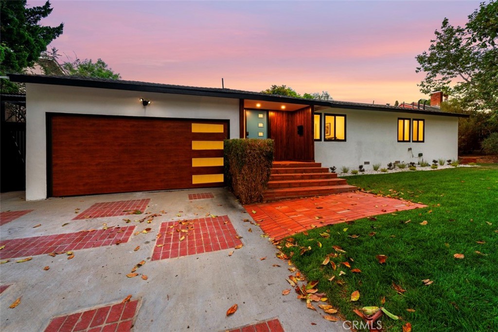 10775 Queensland Street