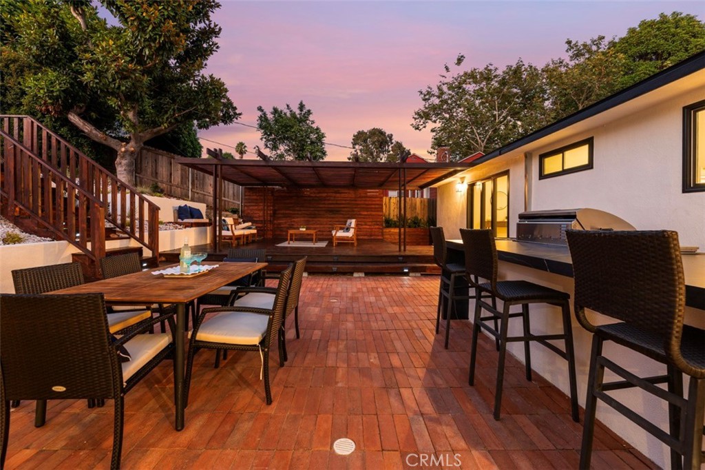 10775 Queensland Street