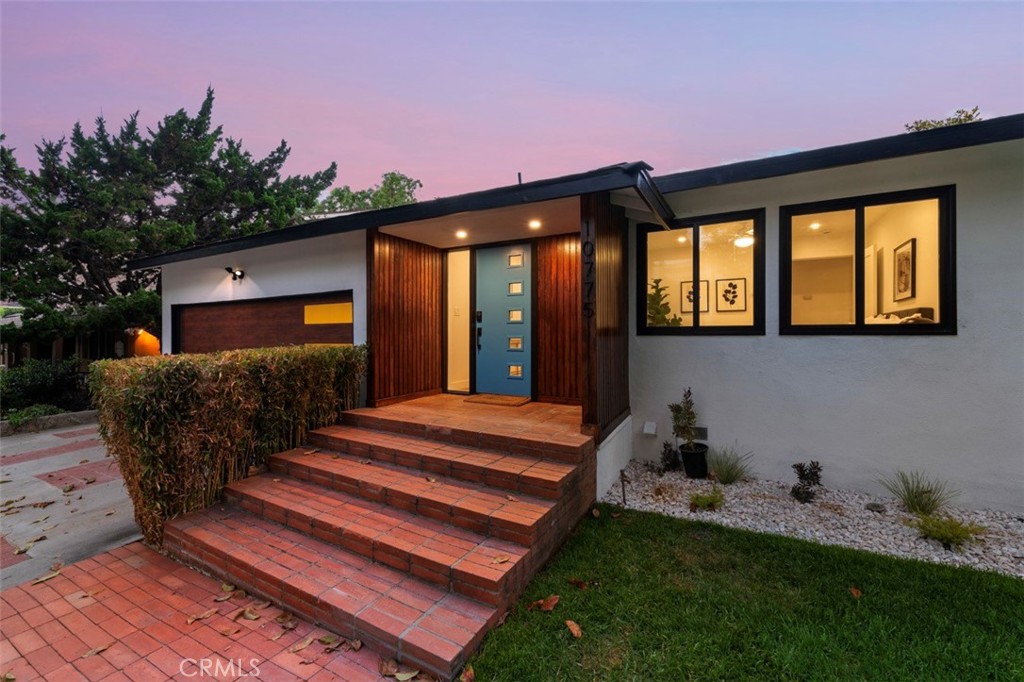 10775 Queensland Street