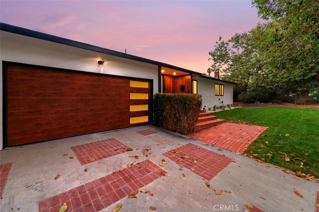 10775 Queensland Street