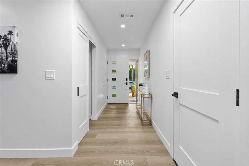 10775 Queensland Street