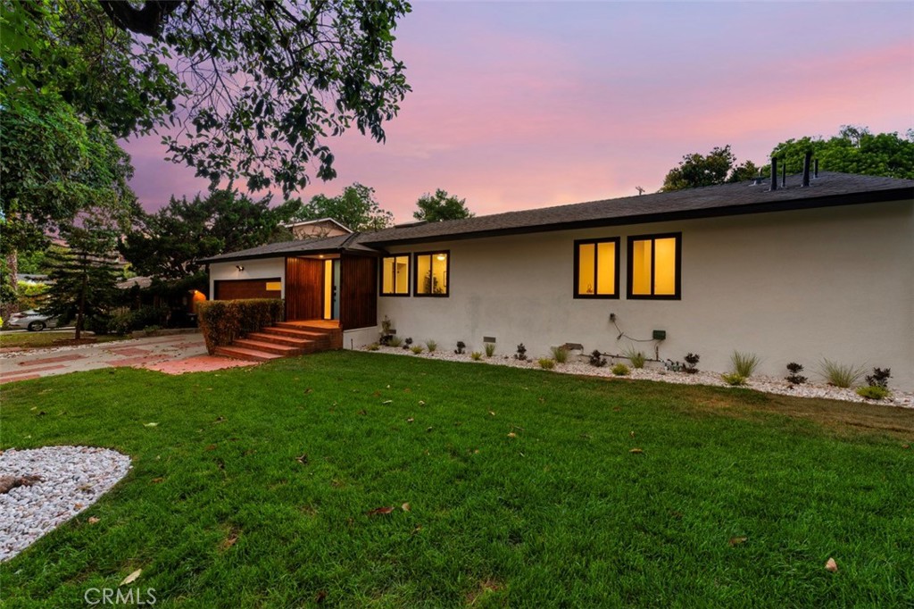 10775 Queensland Street