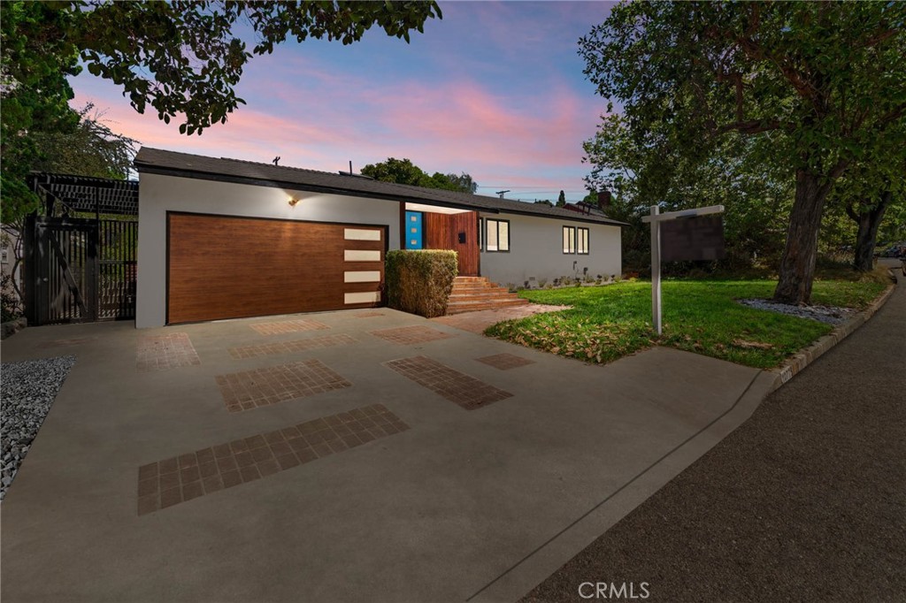 10775 Queensland Street