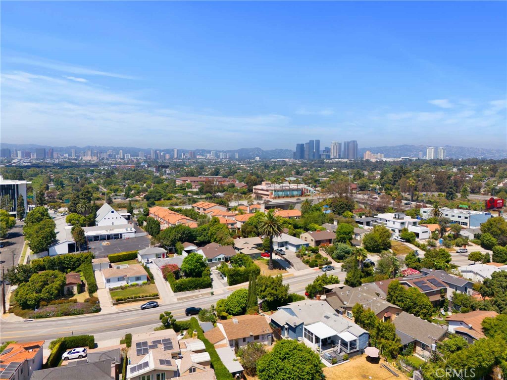 10775 Queensland Street