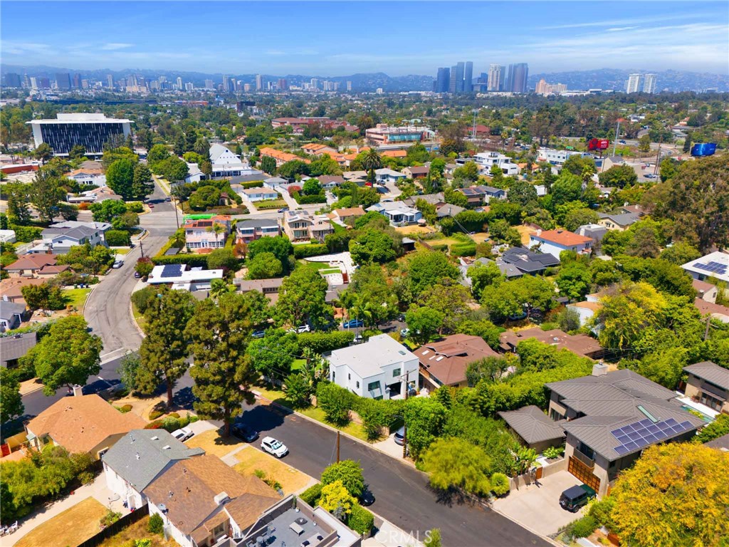 10775 Queensland Street