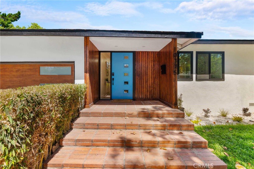 10775 Queensland Street