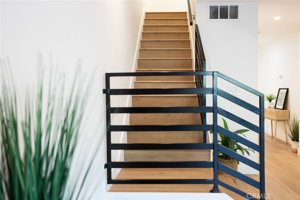 10600 Holman Avenue 2