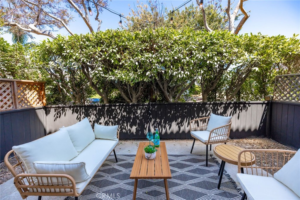 10600 Holman Avenue 2