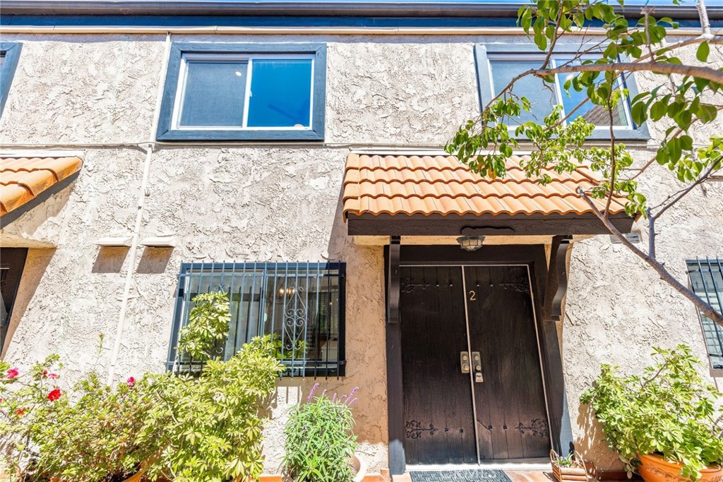 10600 Holman Avenue 2