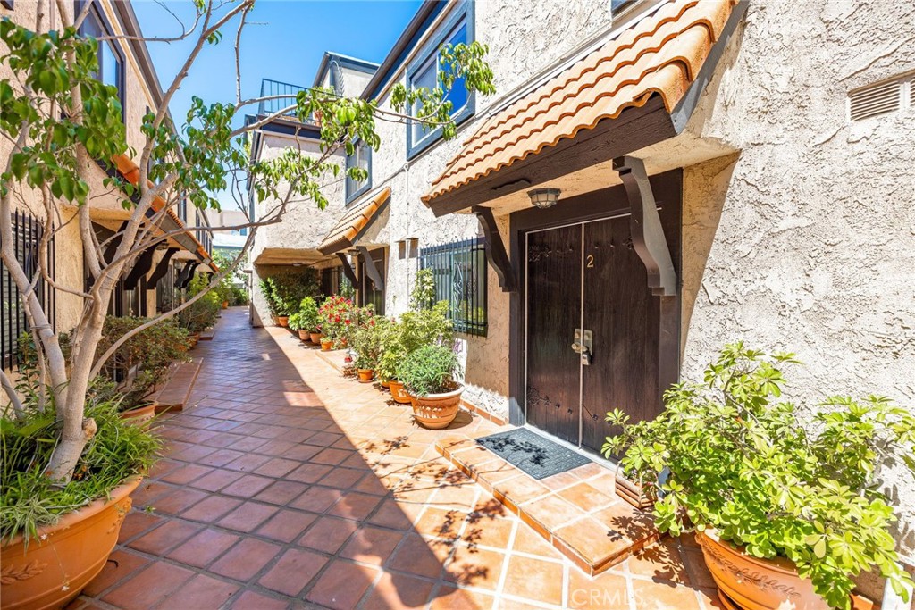 10600 Holman Avenue 2