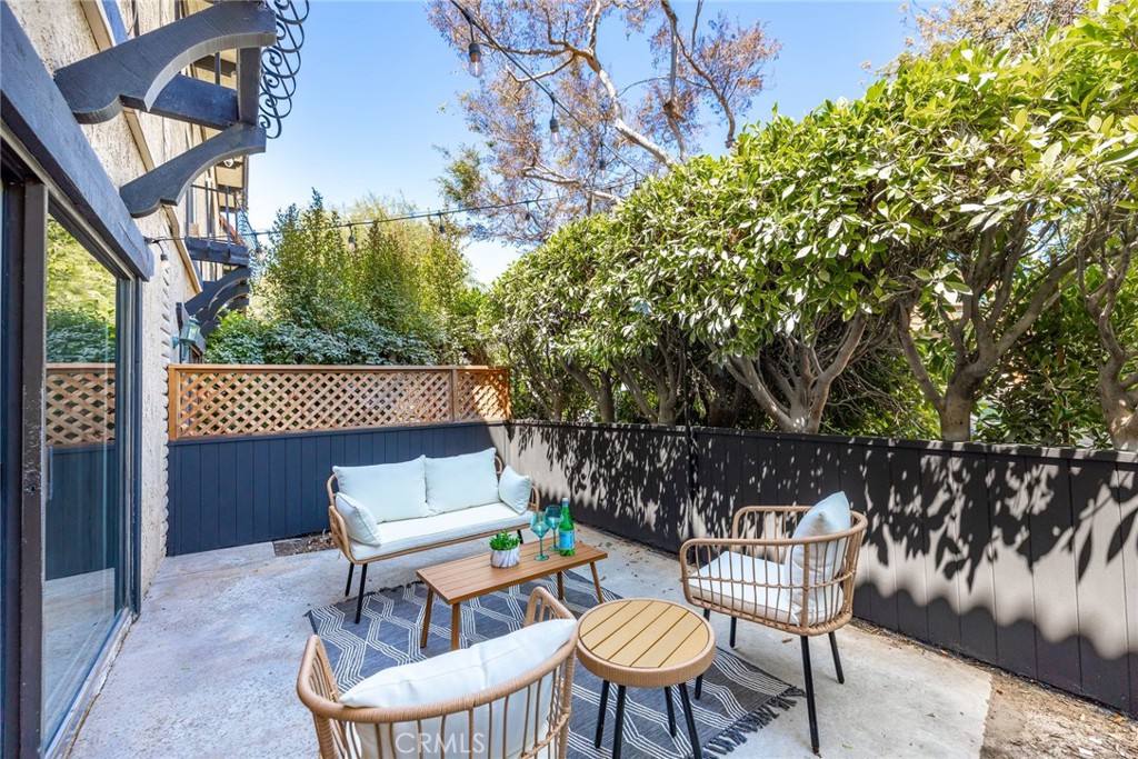 10600 Holman Avenue 2