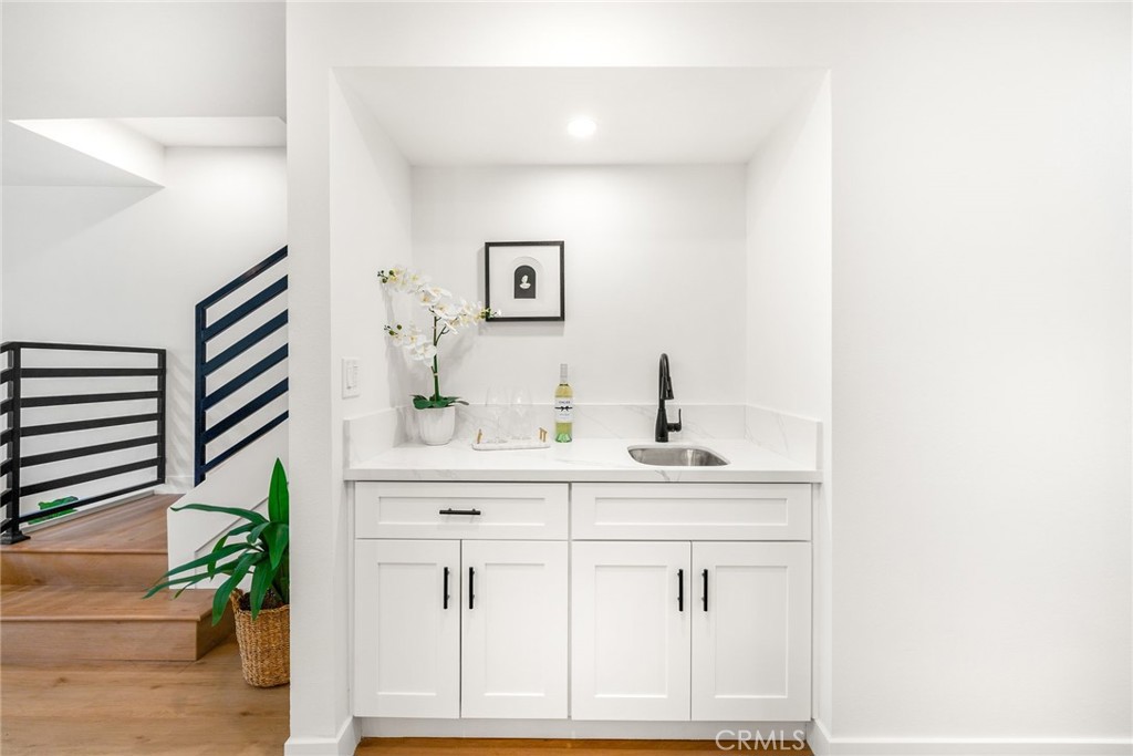 10600 Holman Avenue 2