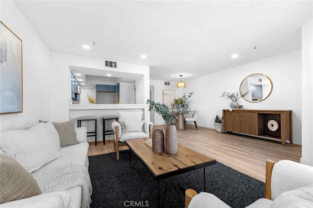 1200 Pacific Coast 325