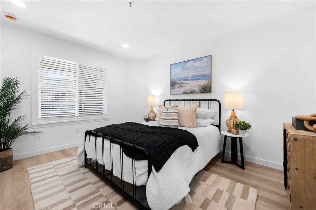 1200 Pacific Coast 325