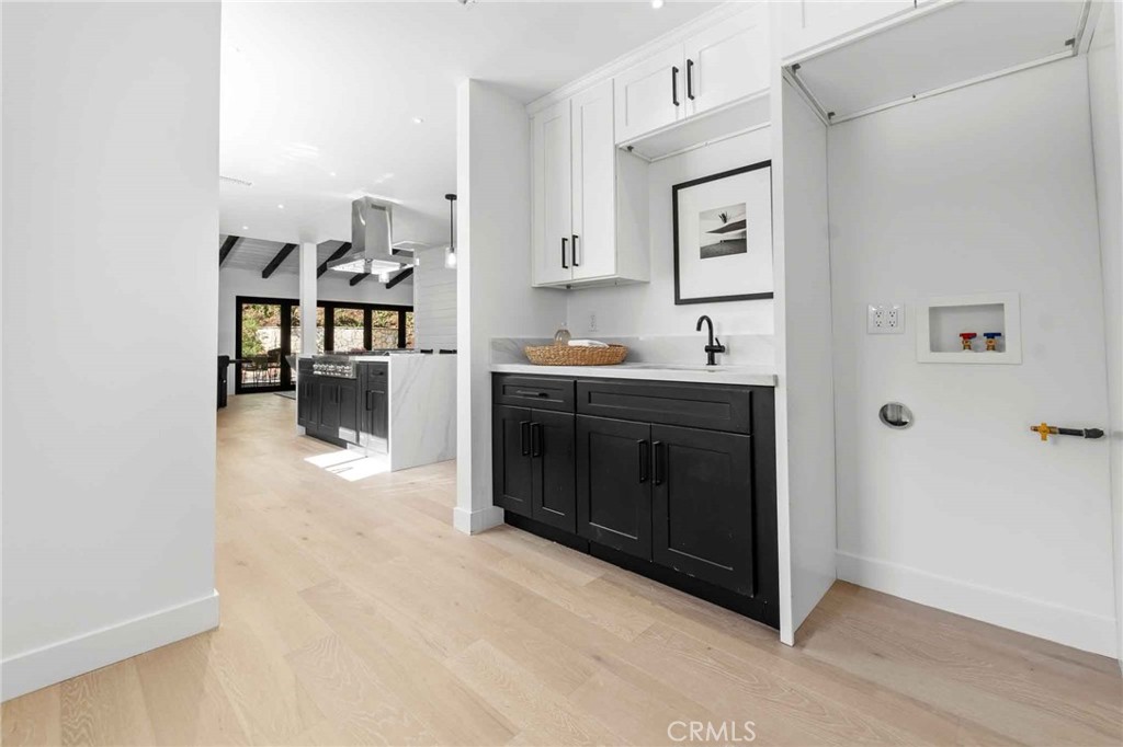 2401 Coldwater Canyon Drive