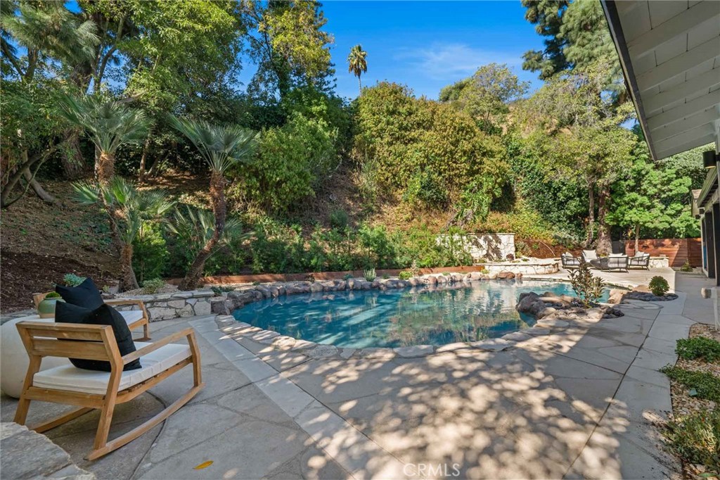 2401 Coldwater Canyon Drive