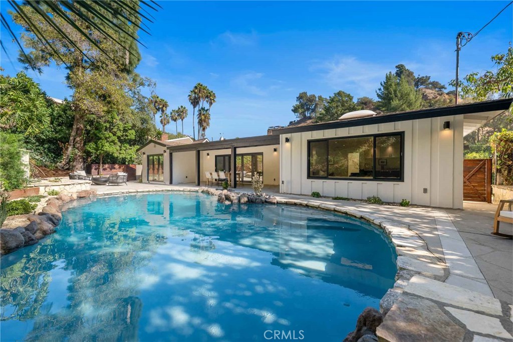 2401 Coldwater Canyon Drive