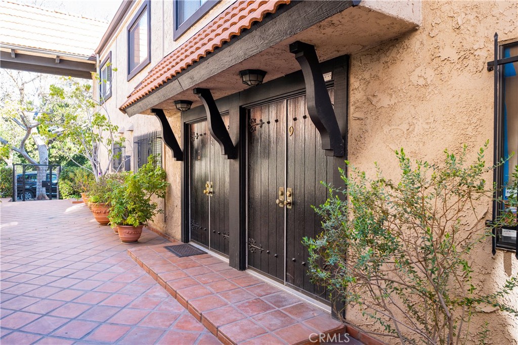 10600 Holman Avenue 9