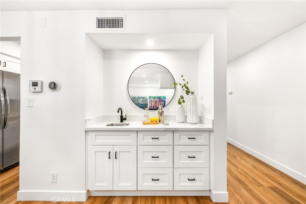 10600 Holman Avenue 9