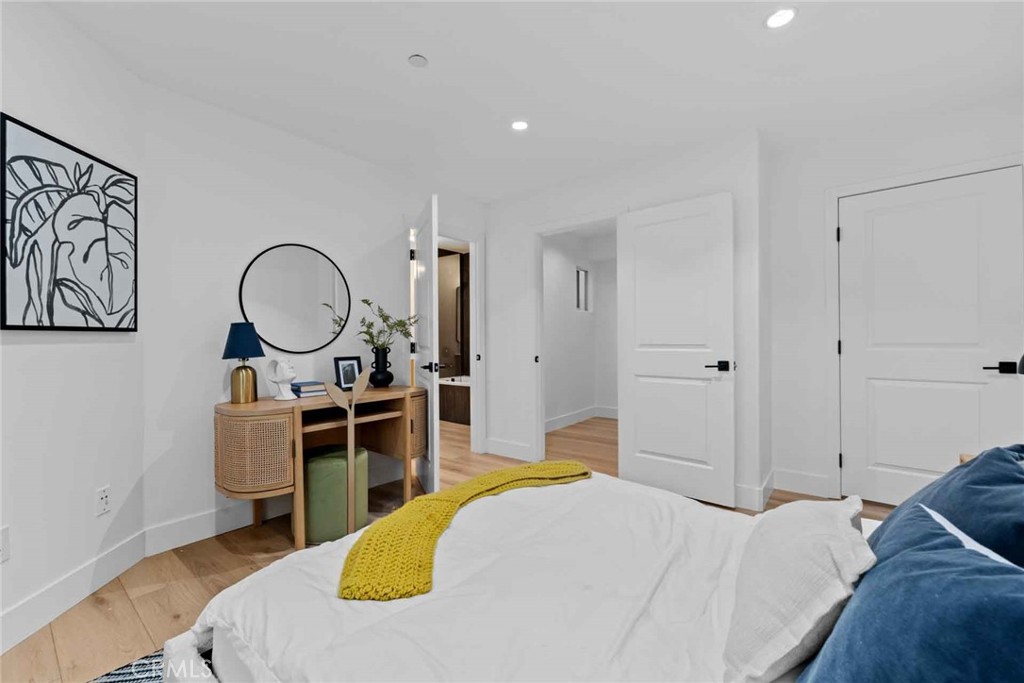 9027 Wonderland Avenue