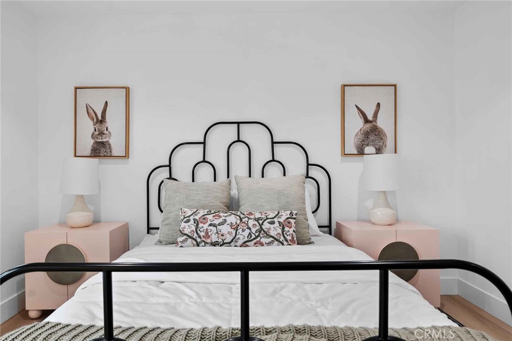 9027 Wonderland Avenue