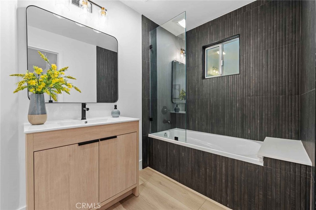 9027 Wonderland Avenue