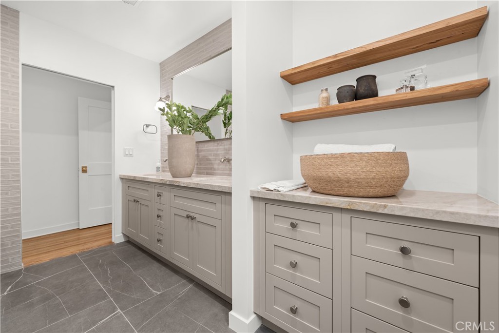 10584 Wellworth Avenue