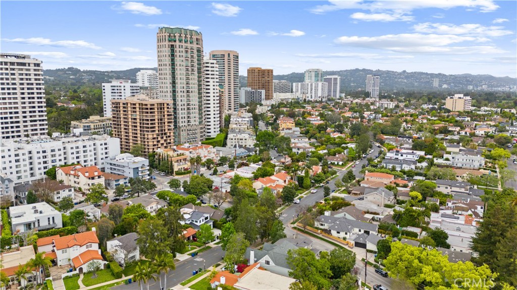 10584 Wellworth Avenue