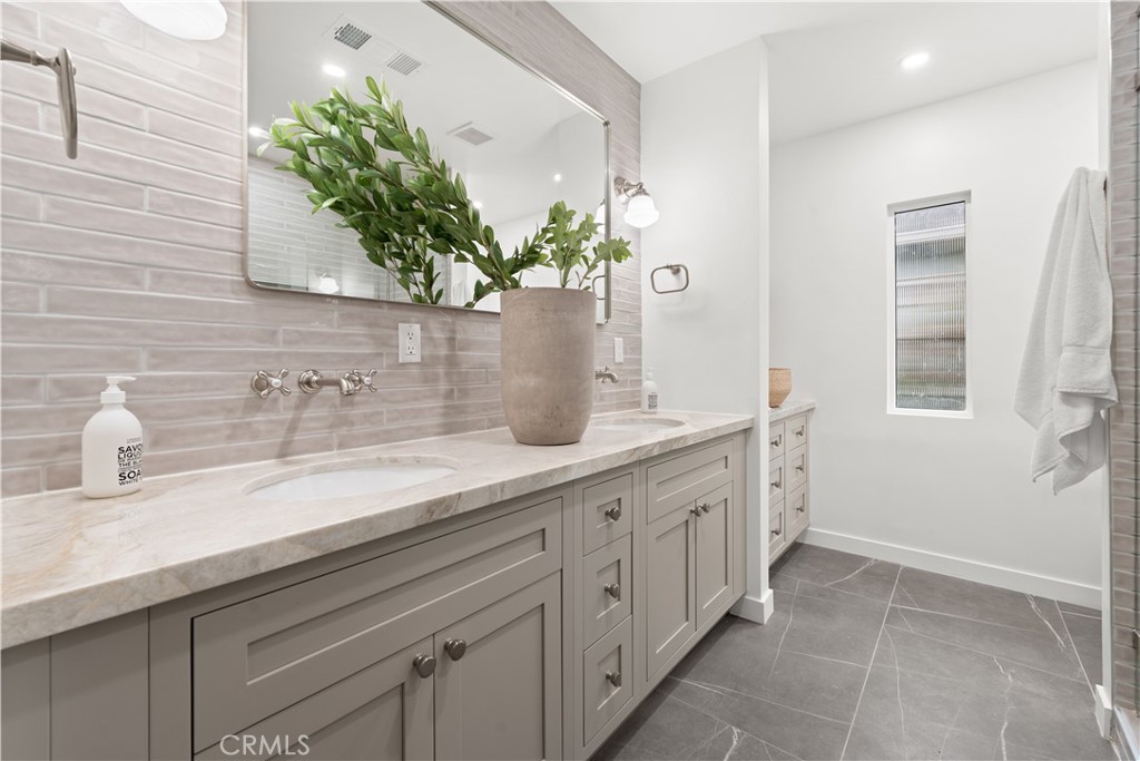 10584 Wellworth Avenue