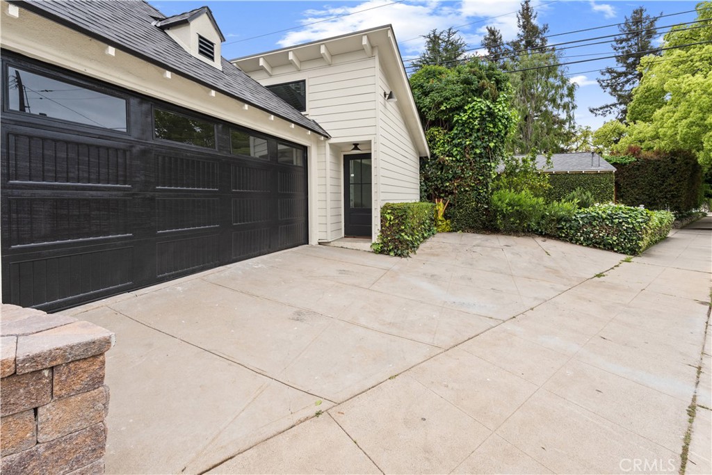 10584 Wellworth Avenue