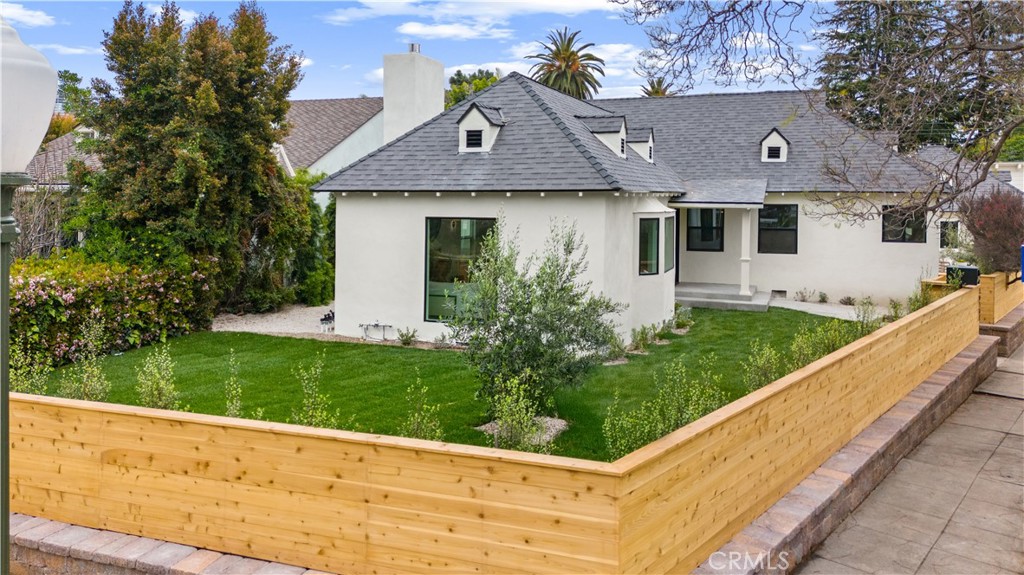 10584 Wellworth Avenue