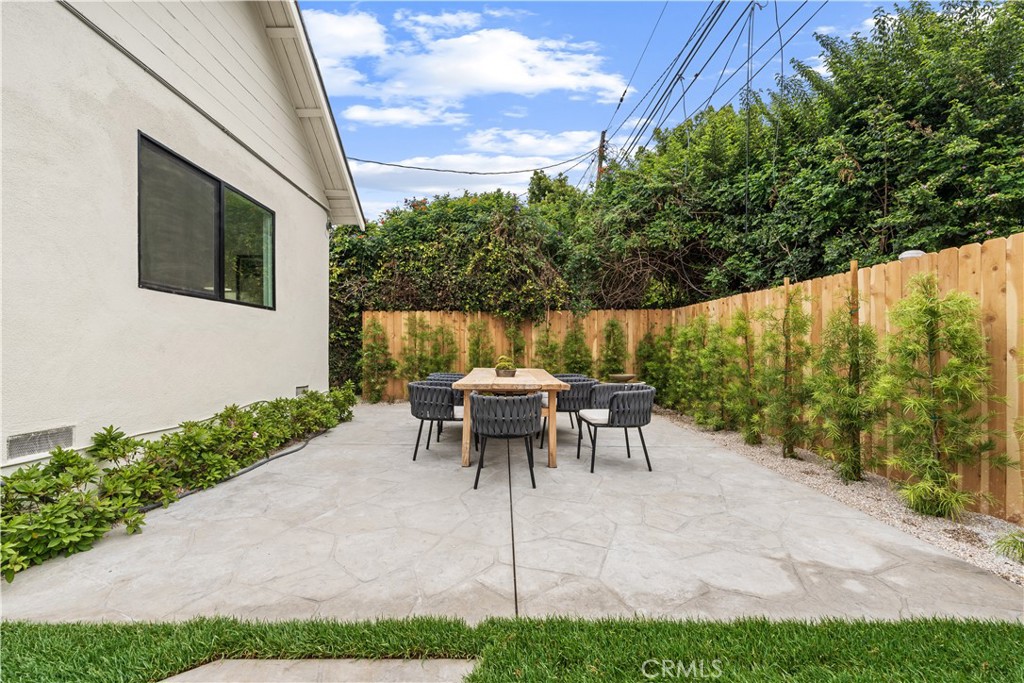 10584 Wellworth Avenue