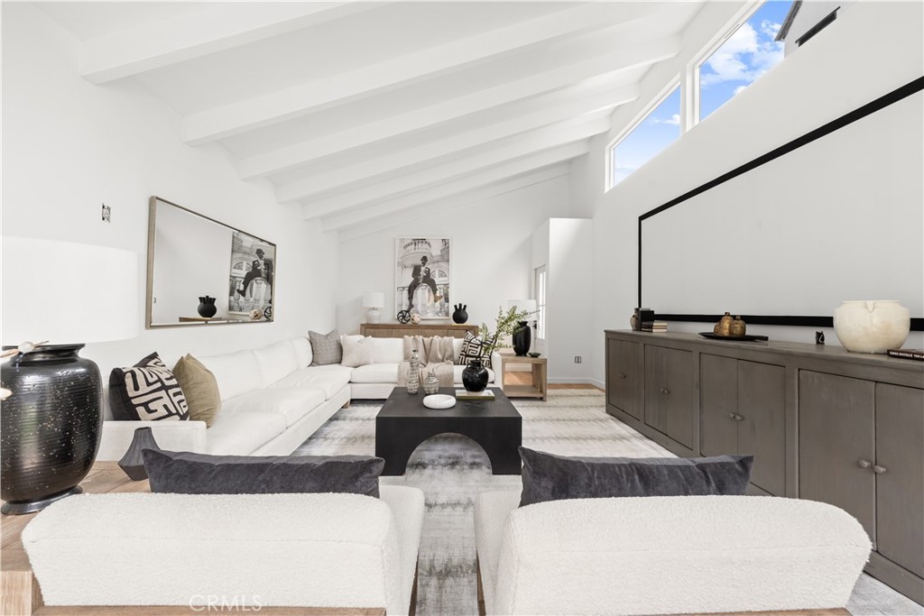 10584 Wellworth Avenue