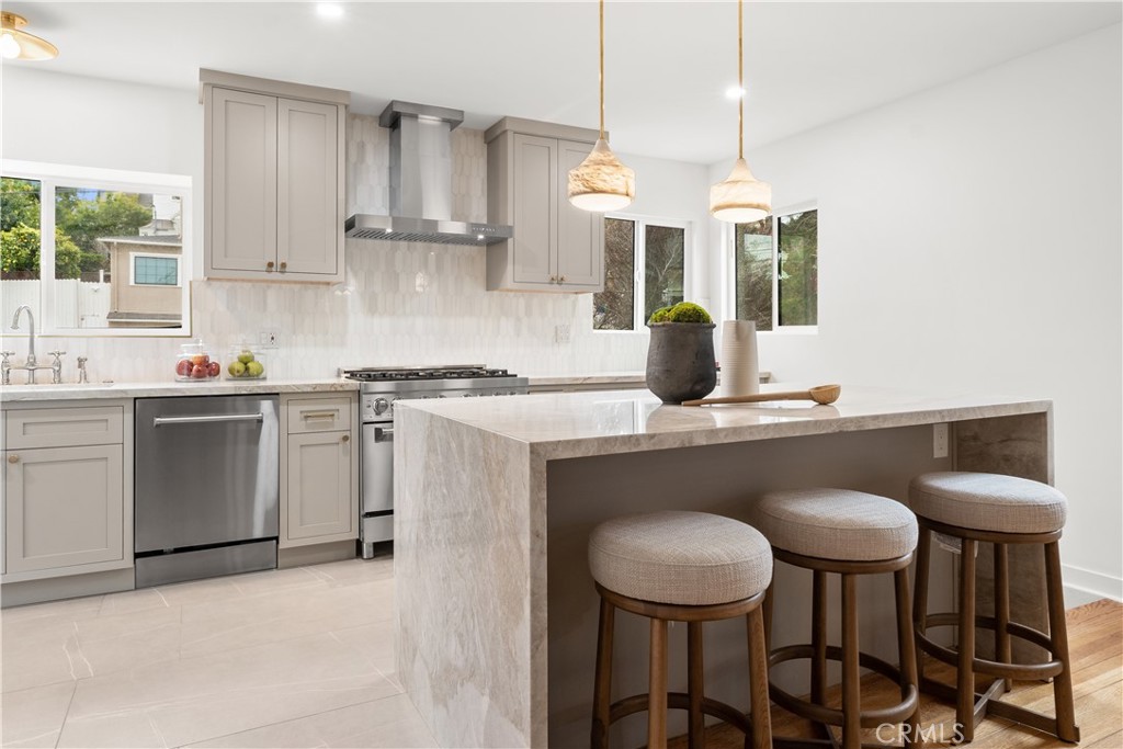 10584 Wellworth Avenue