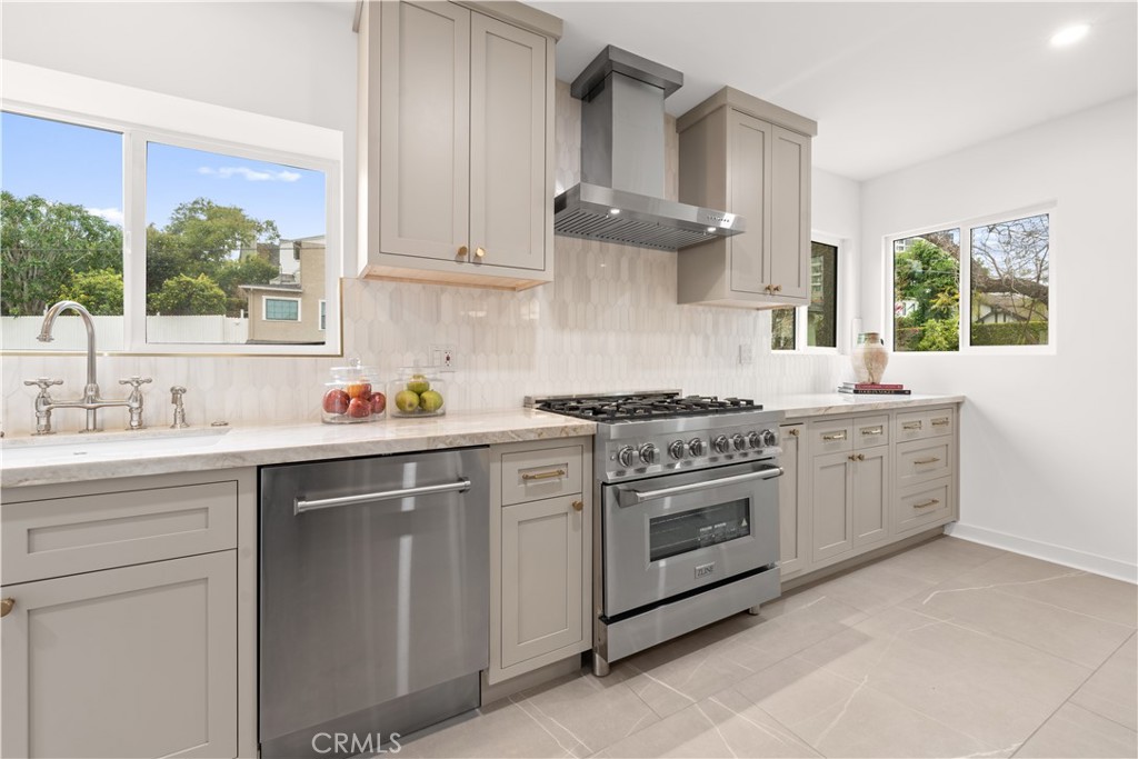 10584 Wellworth Avenue