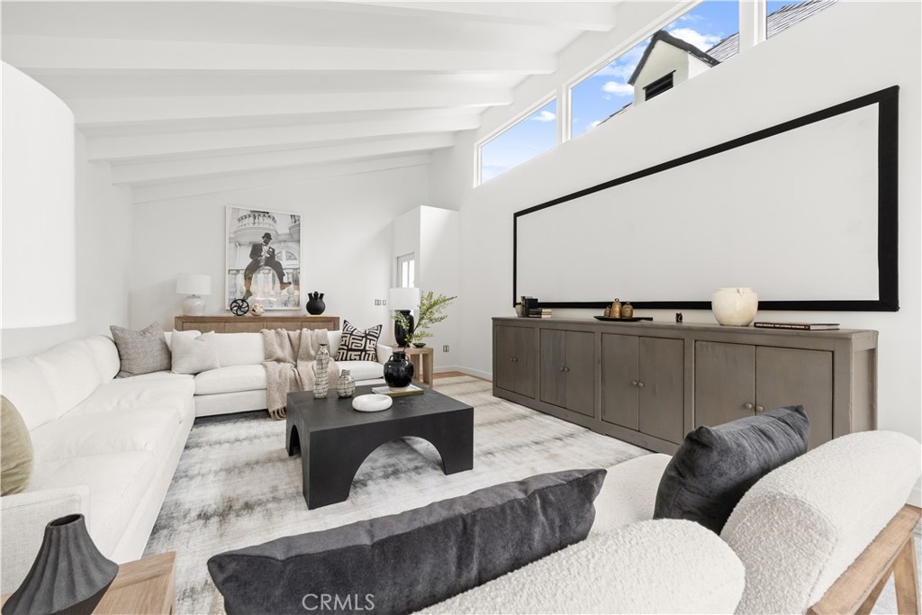 10584 Wellworth Avenue